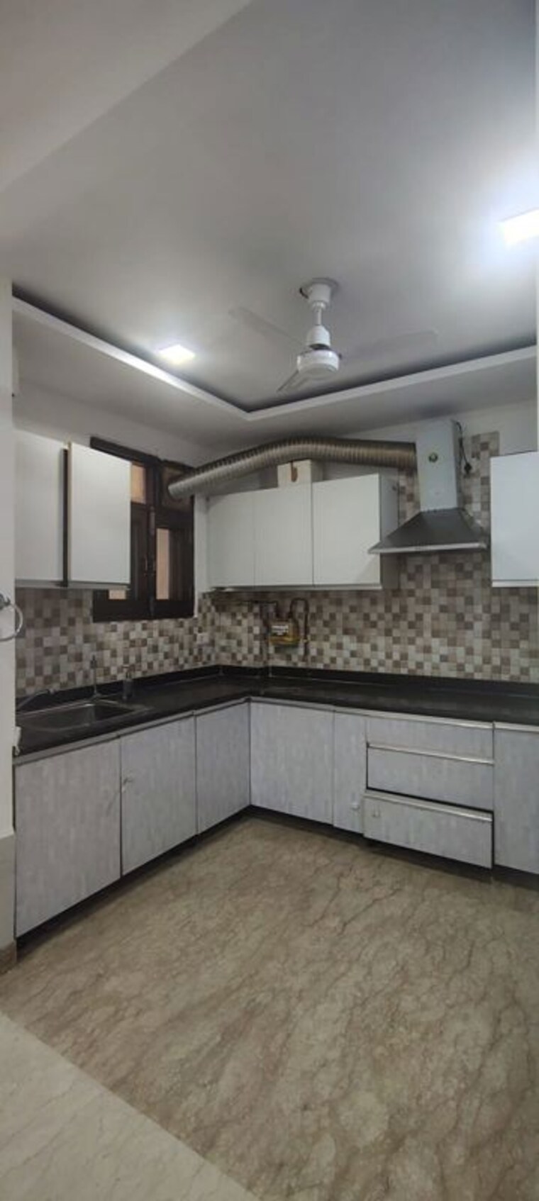 Kitchen, shivalik colony 3 Bedroom 2000 Sq.Ft. Builder Floor In Shivalik Colony Delhi 10500395