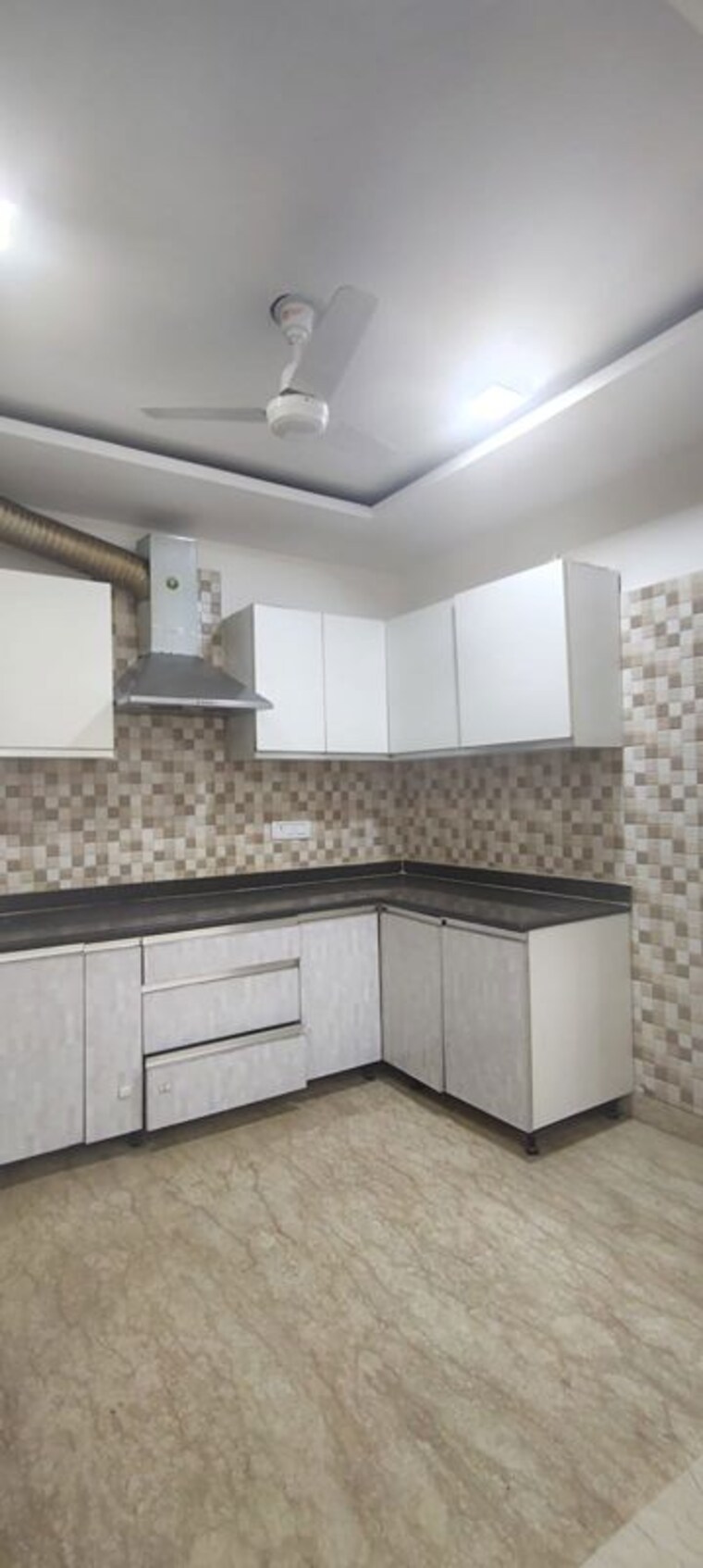 Kitchen, shivalik colony 3 Bedroom 2000 Sq.Ft. Builder Floor In Shivalik Colony Delhi 10500395