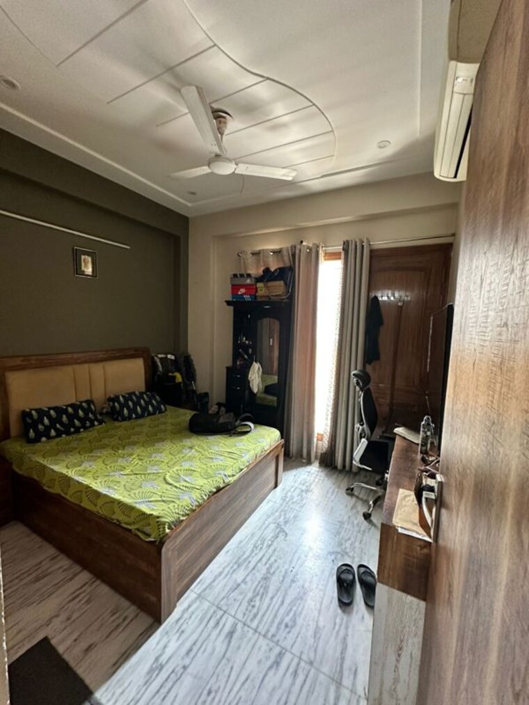 Bedroom, sushant lok iii 3 Bedroom 2200 Sq.Ft. Builder Floor In Sushant Lok Iii Gurgaon 10500416