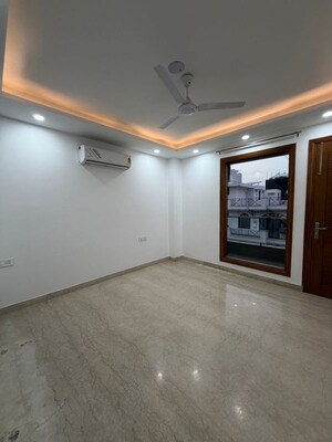 Room in 3 BHK Apartment at Dwarka – for Rent