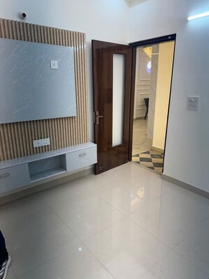2 BHK Builder Floor For Rent in Koyal Enclave