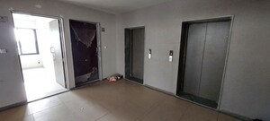 Lift in 2 BHK Apartment at Sun Footprints, Shela – for Rent