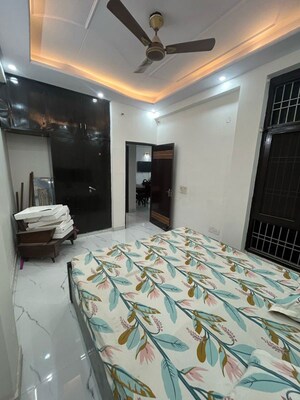Bedroom in 3 BHK Builder Floor at Aman Plaza, Shakti Khand iv – for Rent