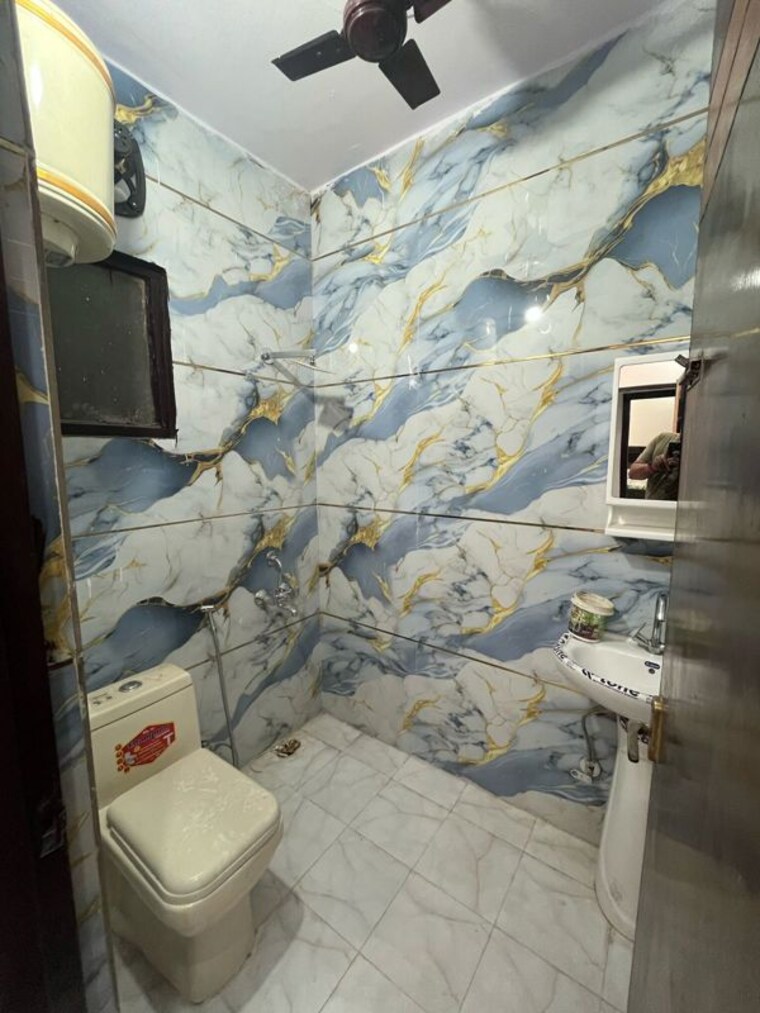 Bathroom, aman-plaza 3 Bedroom 1300 Sq.Ft. Builder Floor In Shakti Khand iv Ghaziabad 10500523
