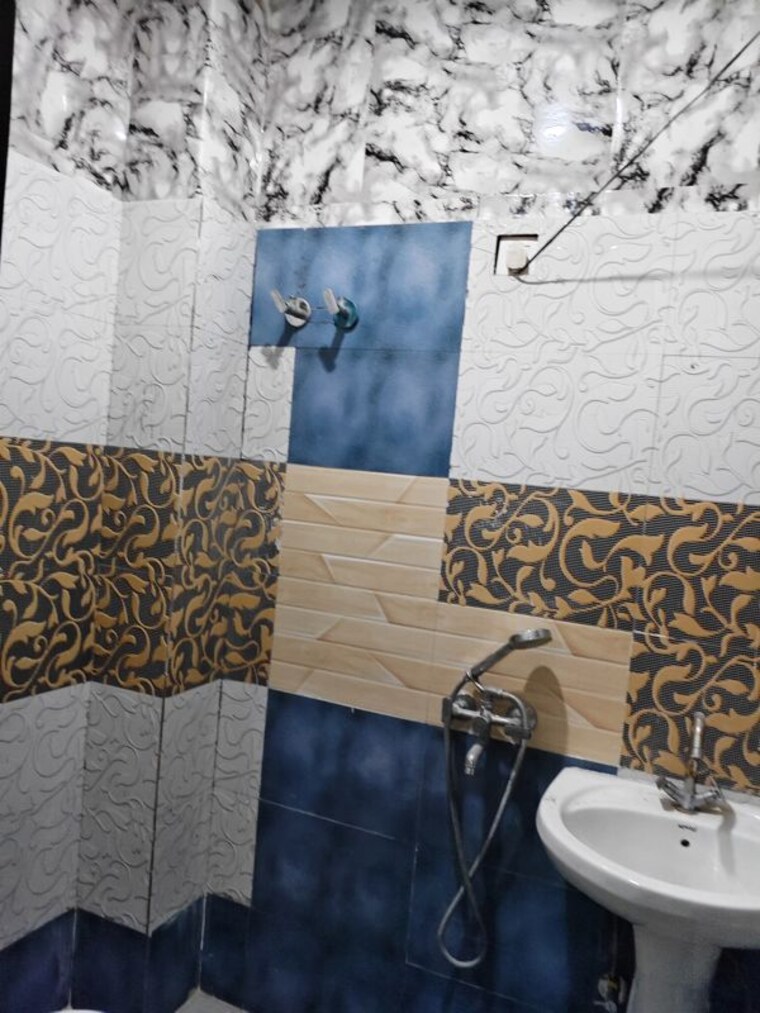 Bathroom, kishanpur 2 Bedroom 1500 Sq.Ft. Independent House In Kishanpur Dehradun 10500517