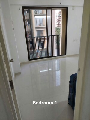 Room in 2 BHK Apartment at Vaishnodevi Circle – for Rent