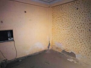 Room in  Apartment at Shalimar Garden – for Sale