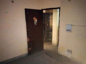 Room in  Apartment at Shalimar Garden – for Sale