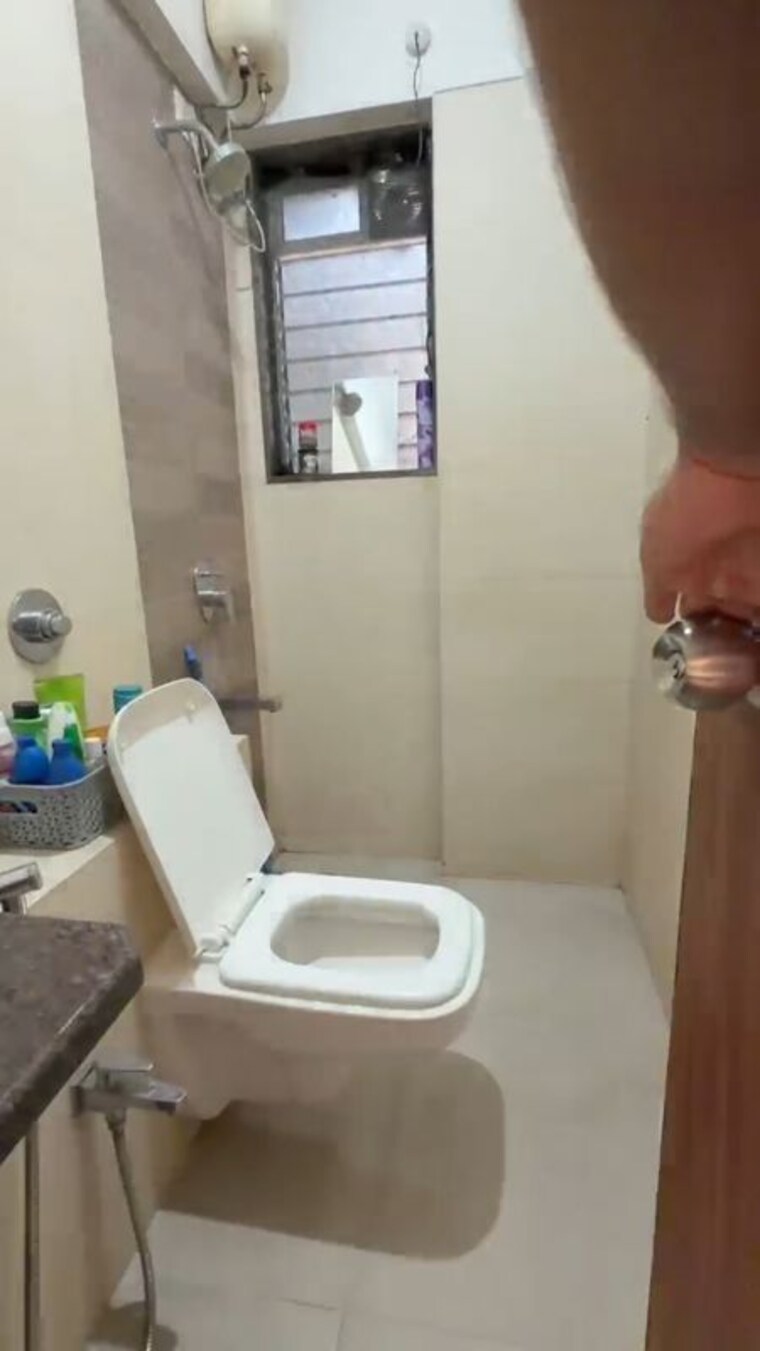 Bathroom, nisarg-chs-chembur 3 Bedroom 1000 Sq.Ft. Apartment In Chembur Mumbai 10500587