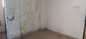 Room in  Apartment at Kamrej – for Sale