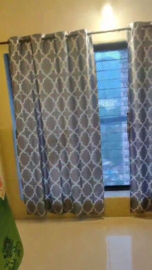 Room in 3 BHK Apartment at Summit Apartment, Goregaon East – for Sale