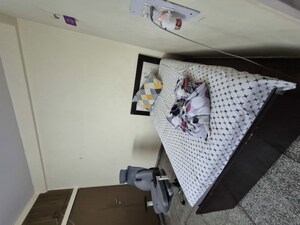 Team Area in 1.5 BHK Apartment at Mayur Vihar – for Rent