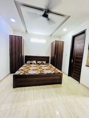 Bedroom in 3 BHK Builder Floor at Sector 55 – for Rent
