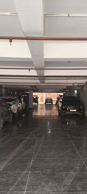 Parking in  Warehouse at Naraina Industrial Area Phase 1 – for Rent