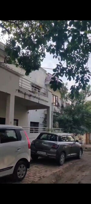 3.5 BHK Villa For Sale in Arera Colony