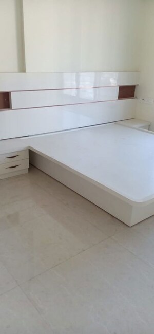 Room in 3 BHK Apartment at Chembur – for Sale
