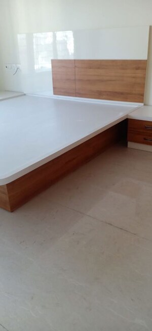 Room in 3 BHK Apartment at Chembur – for Sale