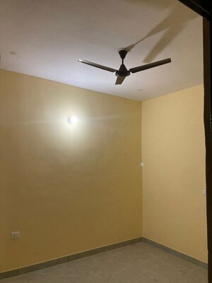 Room in 3 BHK Independent House at Omicron 1a Greater Noida – for Sale