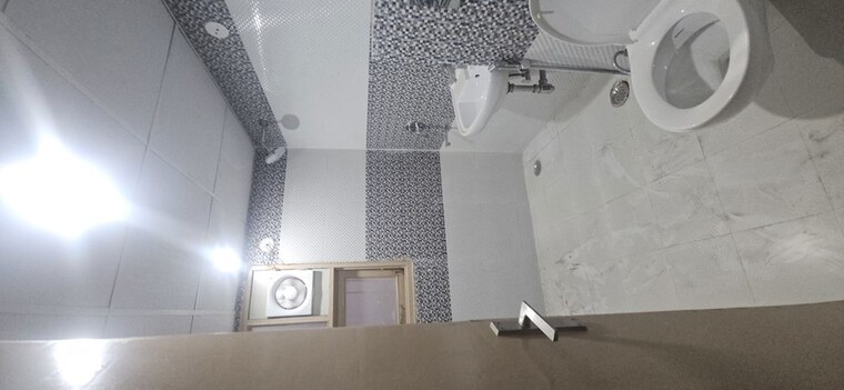 Bathroom, lotus-elise 3 Bedroom 1875 Sq.Ft. Apartment In Sector 99 Gurgaon 10500908
