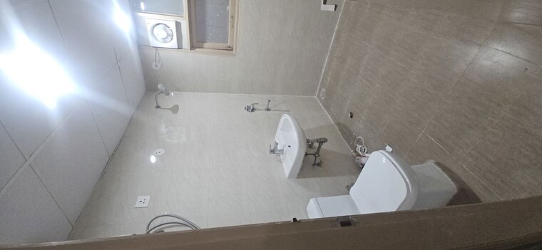 Bathroom, lotus-elise 3 Bedroom 1875 Sq.Ft. Apartment In Sector 99 Gurgaon 10500908