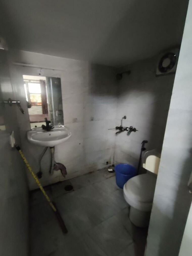 Bathroom, ashirwad-complex-noida 2 Bedroom 980 Sq.Ft. Apartment In Sector 53 Noida 10500926