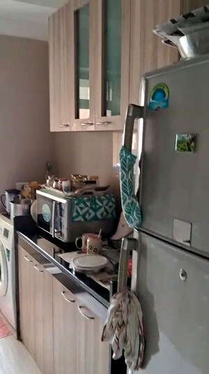 Furnished Amenities in 2 BHK Apartment at Sheth Vasant Oasis, Andheri East – for Rent
