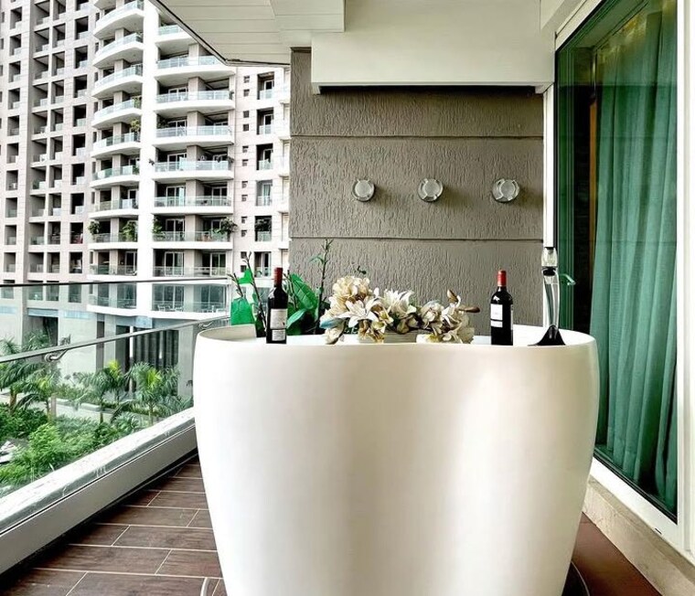 Balcony, windsor-grande-residences 6+ Bedroom 5400 Sq.Ft. Builder Floor In Andheri West Mumbai 10500934