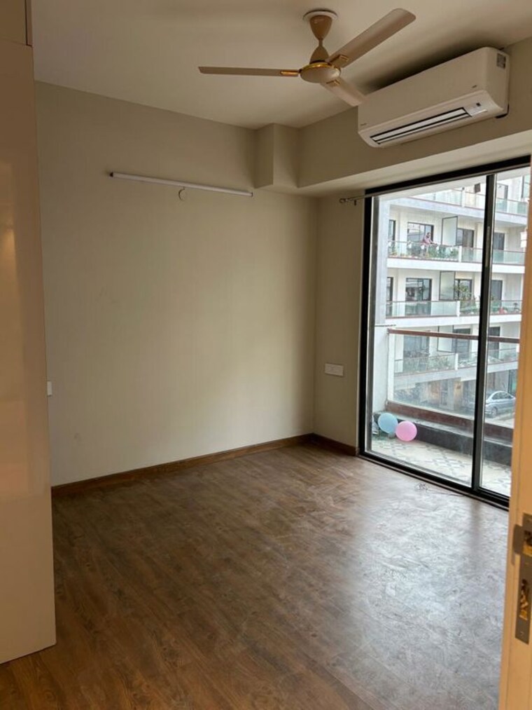 Room, smart-world-orchard 3 Bedroom 1680 Sq.Ft. Apartment In Sector 61 Gurgaon 10500933