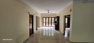 Room in 3 BHK Apartment at Benson Manor, Benson Town – for Rent