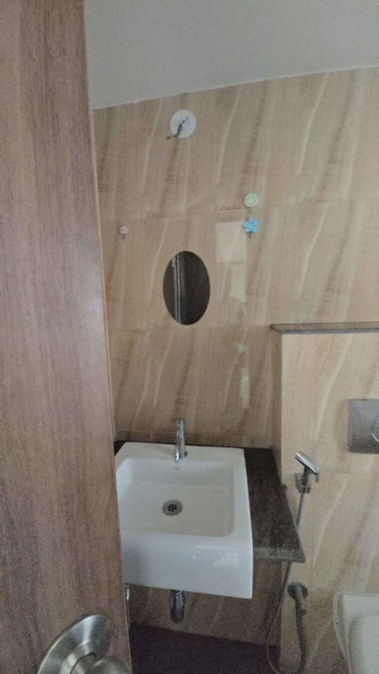 Bathroom, lodha-amara 1 Bedroom 472 Sq.Ft. Apartment In Kolshet Road Thane 10500602