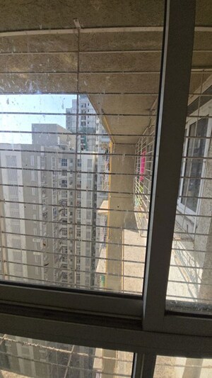  1 BHK Apartment at Lodha Amara, Kolshet Road – for Sale