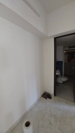Room in 1 BHK Apartment at Lodha Amara, Kolshet Road – for Sale
