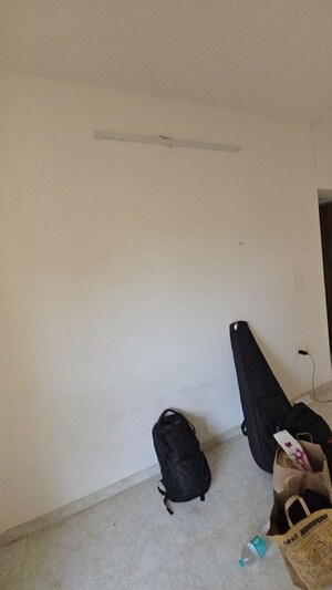 Room in 1 BHK Apartment at Lodha Amara, Kolshet Road – for Sale