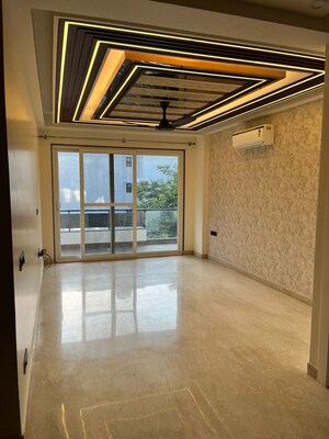Room in 3 BHK Builder Floor at SS Mayfield Gardens, Sector 51 – for Rent