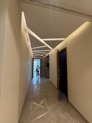 3 BHK Builder Floor – Entrance View at Kalkaji - for Rent
