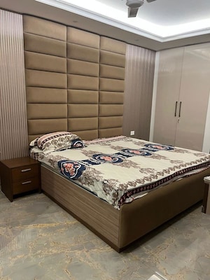 3 BHK Builder Floor For Rent in Sector 105