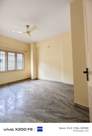 Room in 3 BHK Apartment at Sri Sri Pradhan, Kaggadasapura – for Rent