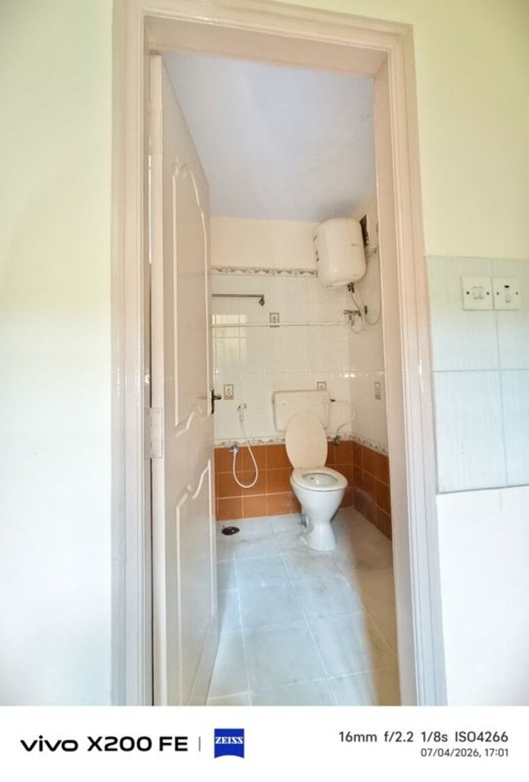 Bathroom, sri-sri-pradhan 3 Bedroom 1400 Sq.Ft. Apartment In Kaggadasapura Bangalore 10500996