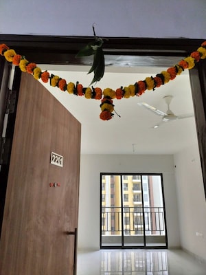 Furnished Amenities in 2 BHK Apartment at Runwal Gardens, Dombivli East – for Rent