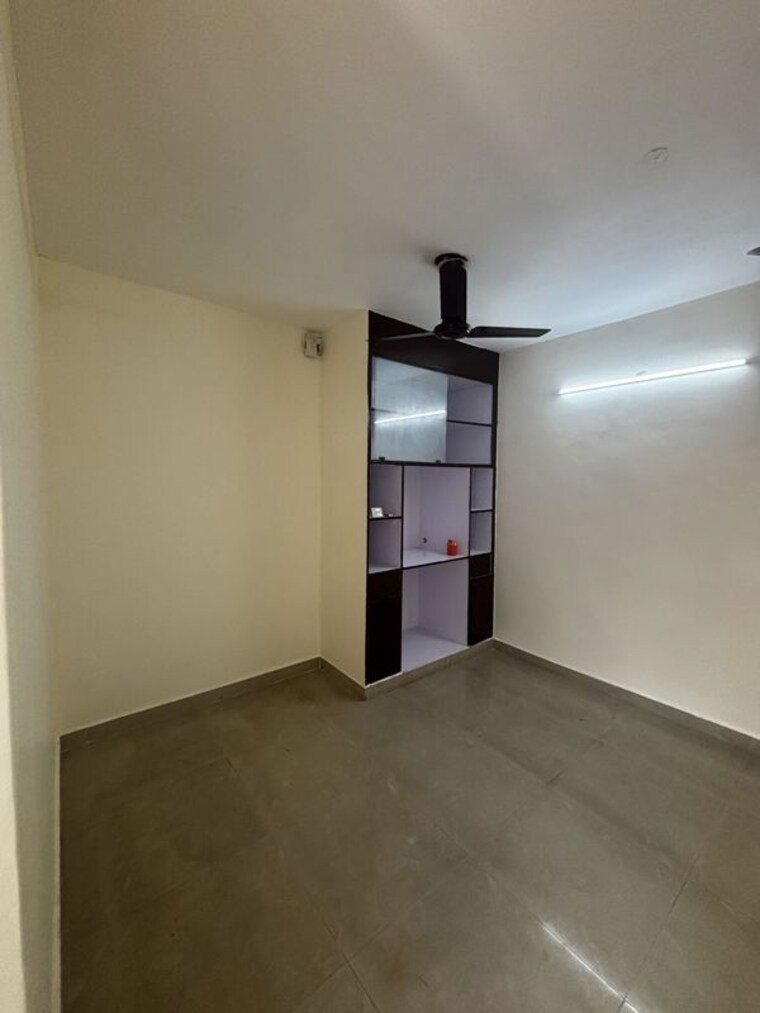Room, kalkaji 2 Bedroom 990 Sq.Ft. Independent House In Kalkaji Delhi 10501036