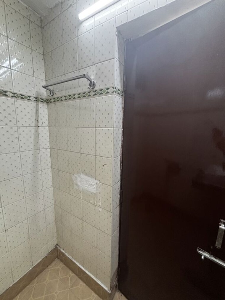 Bathroom, kalkaji 2 Bedroom 990 Sq.Ft. Independent House In Kalkaji Delhi 10501036