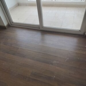 Room in 3 BHK Apartment at Ramprastha City The Edge Towers, Sector 37d – for Rent