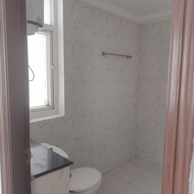 Bathroom, ramprastha-city-the-edge-towers 3 Bedroom 1770 Sq.Ft. Apartment In Sector 37d Gurgaon 10501058