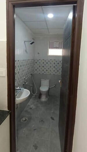 Bathroom in 3 BHK Apartment at Aurobindo Kohinoor, Serilingampally – for Rent