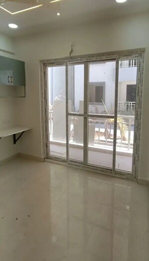 Room in 3 BHK Apartment at Aurobindo Kohinoor, Serilingampally – for Rent