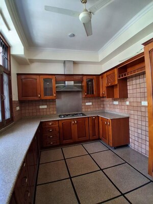 Kitchen in 3 BHK Builder Floor at Sector 31 – for Rent