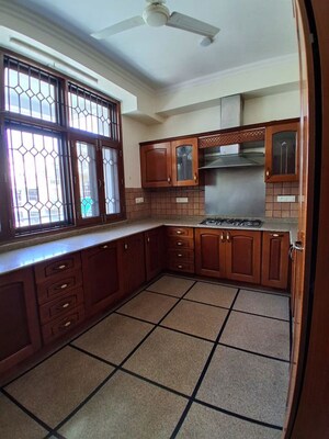 Kitchen in 3 BHK Builder Floor at Sector 31 – for Rent