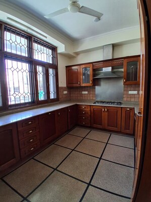 Kitchen in 3 BHK Builder Floor at Sector 31 – for Rent