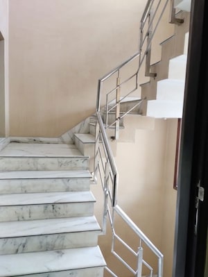 Staircase in 3 BHK Builder Floor at Sector 31 – for Rent
