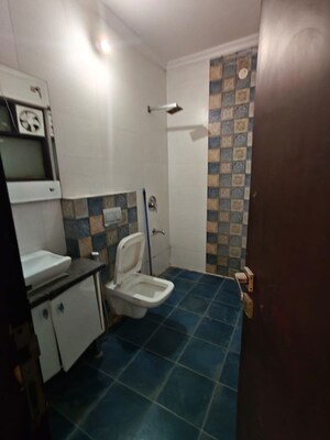 Bathroom in 3 BHK Builder Floor at Sector 40 – for Rent